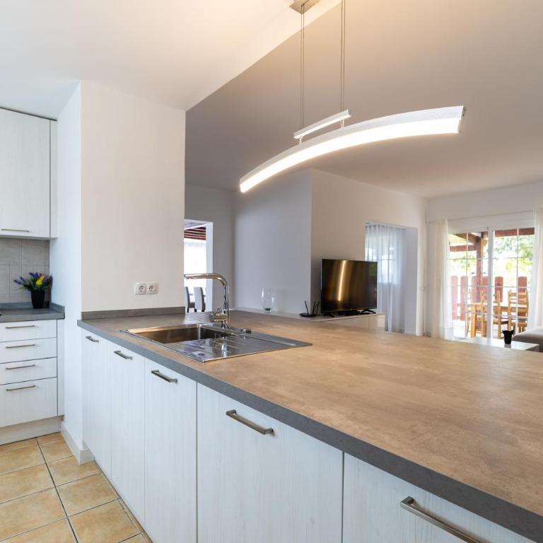Luxury Villa Nieve - Three-Bedroom Villa - 15