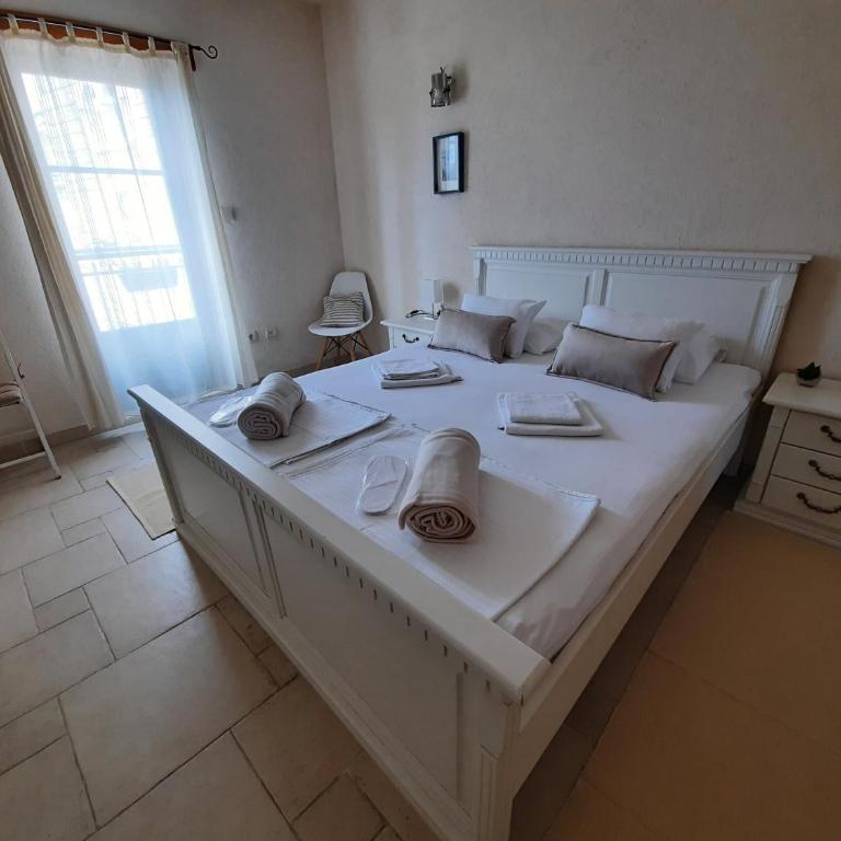 Apartments Jelena Skver - Double Room with Balcony - 8