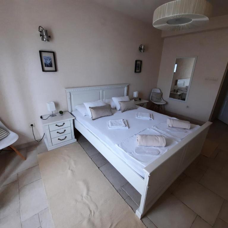 Apartments Jelena Skver - Double Room with Balcony - 10