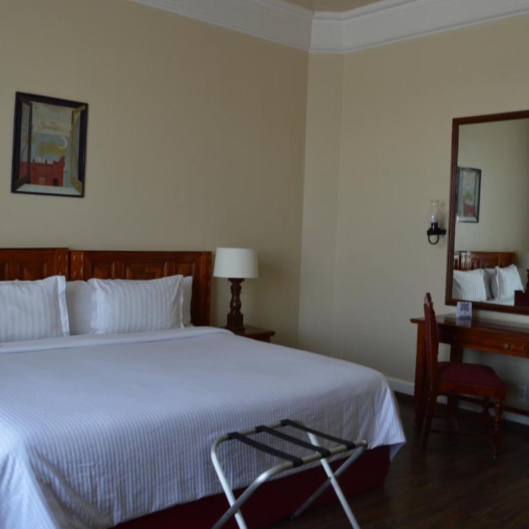 Best Western Majestic - King Room - 6