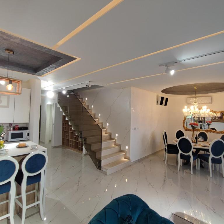 Villa Vista Real - Penthouse Apartment - 11