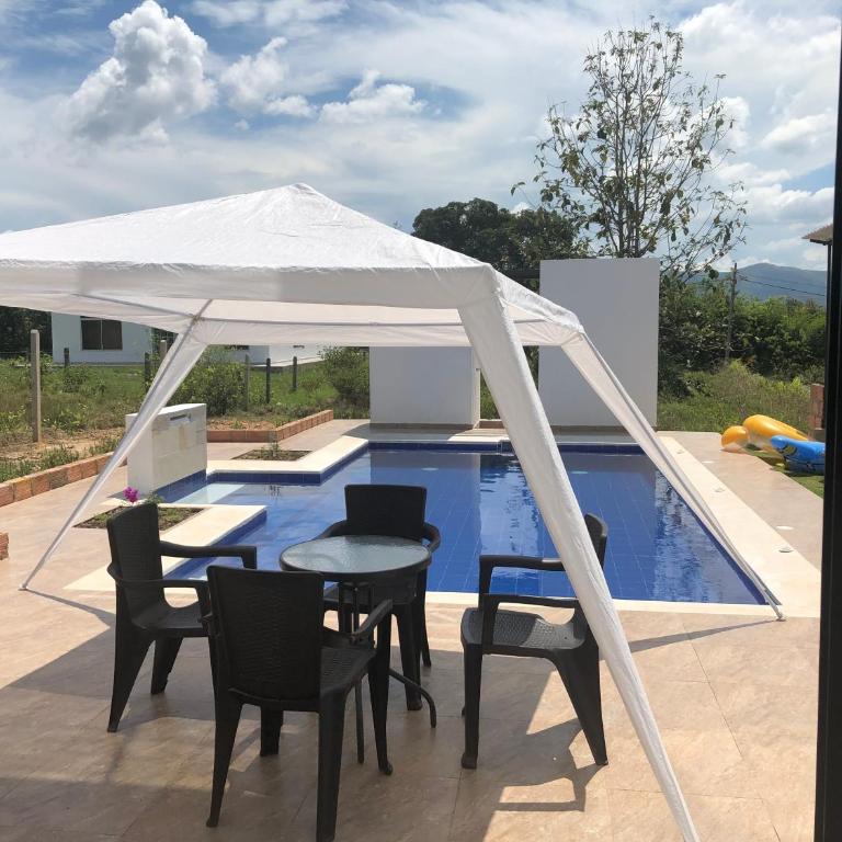 Villa con piscina privada y zona bbq en condominio - Villa - 12