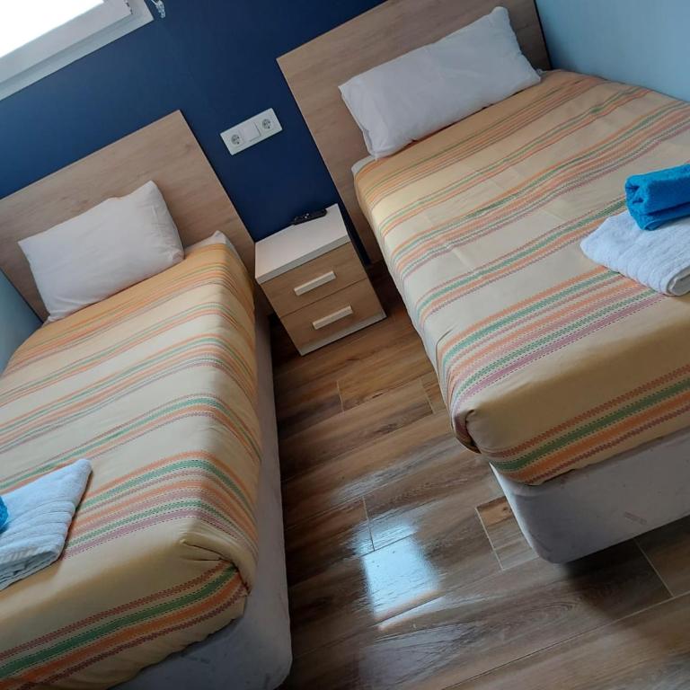 Hostal Corazón de Madrid 1 - Single Room with Private Bathroom - 4