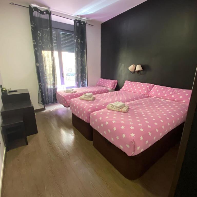 Hostal Corazón de Madrid 1 - Triple Room with Private Bathroom - 7