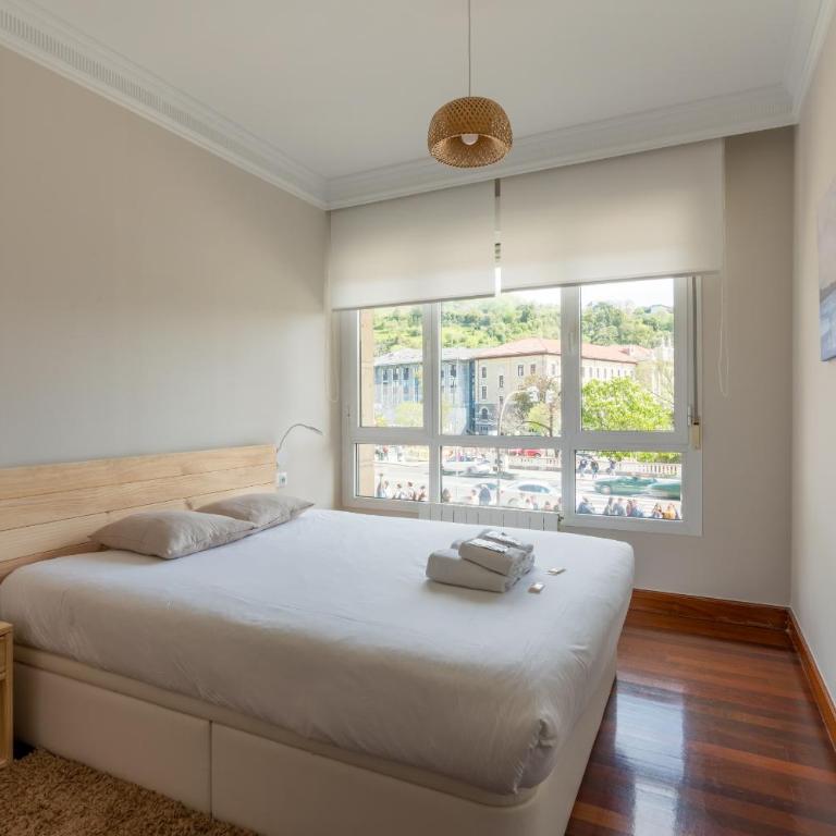 Zubia apartment by People Rentals - Two-Bedroom Apartment - 4