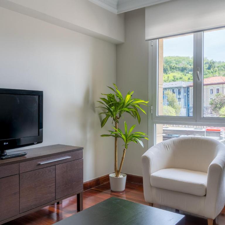 Zubia apartment by People Rentals - Two-Bedroom Apartment - 8
