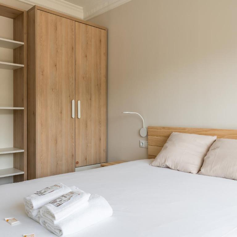 Zubia apartment by People Rentals - Two-Bedroom Apartment - 10