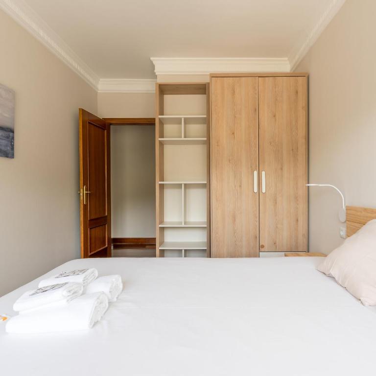 Zubia apartment by People Rentals - Two-Bedroom Apartment - 9