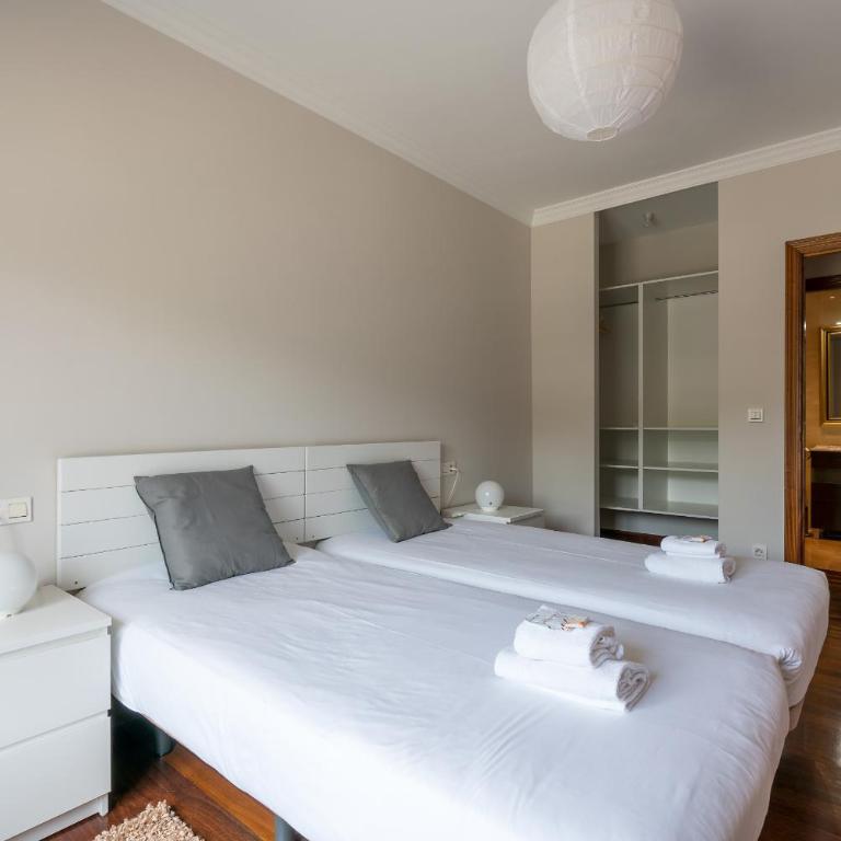 Zubia apartment by People Rentals - Two-Bedroom Apartment - 12