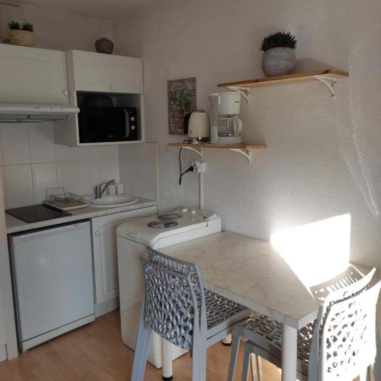 Logement entier : appartement en résidence - Appartamento con 1 Camera da Letto - 3