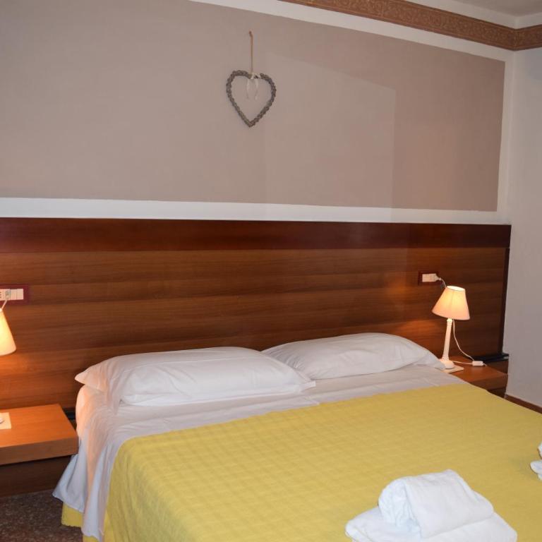 Albergo Trattoria Fioravante - Camera Matrimoniale con Vista Lago - 10
