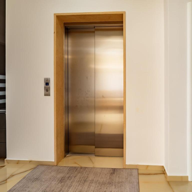 Hotel MS - Penthaus Apartman - 11