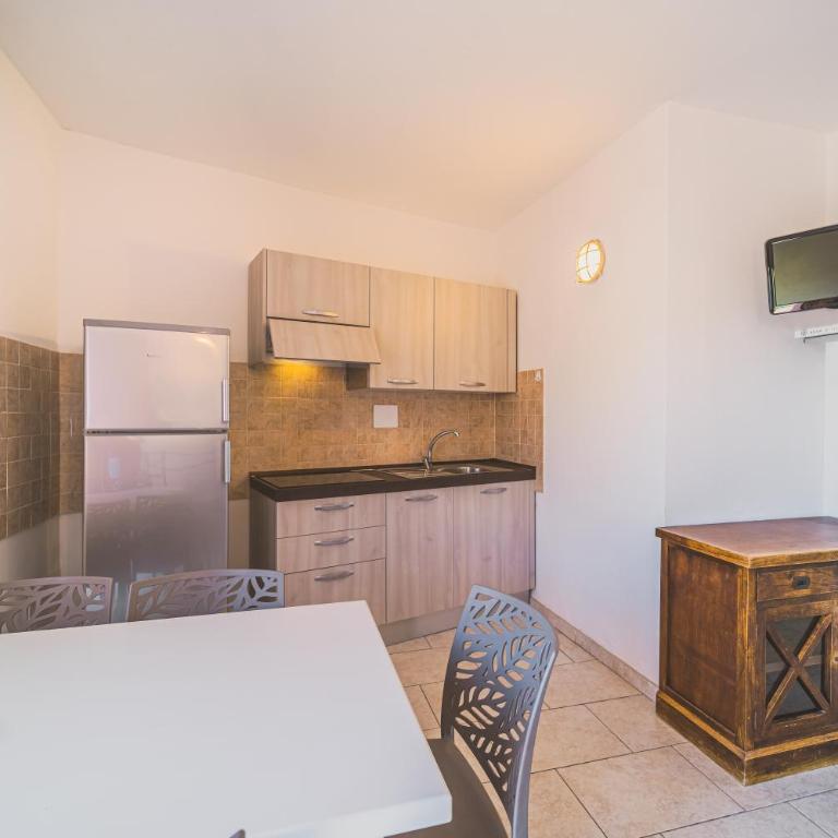 Residence Villa Rosi - Appartamento con 2 Camere da Letto - 11