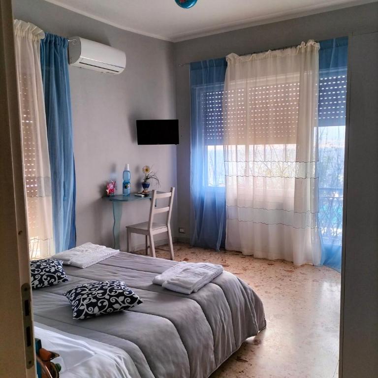 B&B Il MappaMondo - Camera Matrimoniale con Balcone e Vista Mare - 1