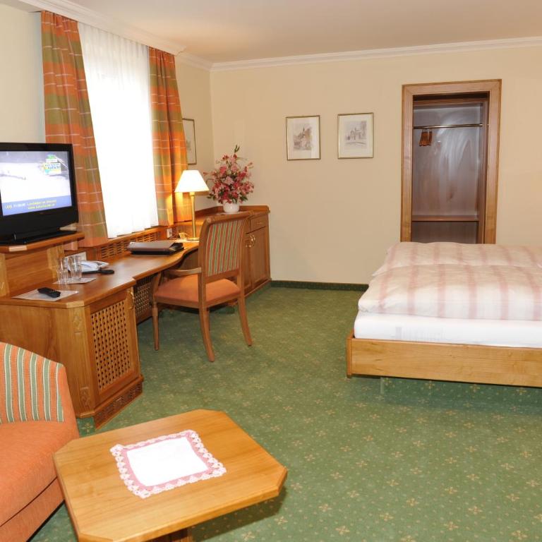 Pension Hochleitner am Schloßpark - Deluxe Doppelzimmer - 10