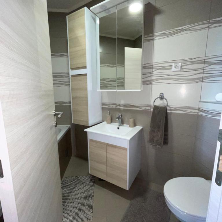 Liki lux - Two-Bedroom Apartment - 12