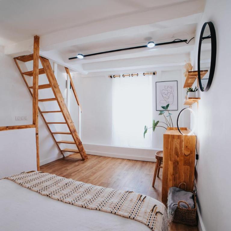 Perfect family-oriented and recently renovated townhouse in the old Antibes - Appartement - 30