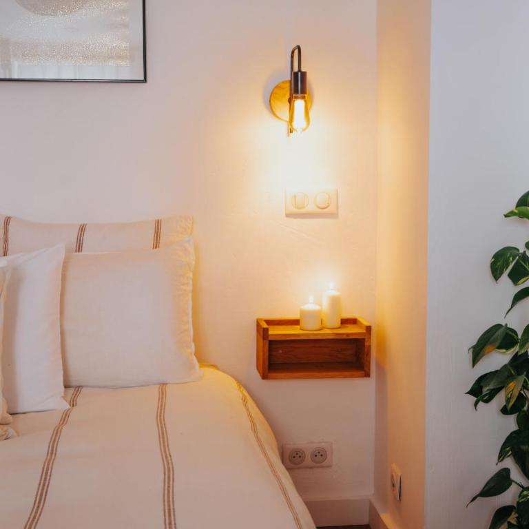 Perfect family-oriented and recently renovated townhouse in the old Antibes - Appartement - 38