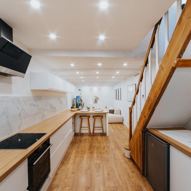Perfect family-oriented and recently renovated townhouse in the old Antibes - Appartement - 3