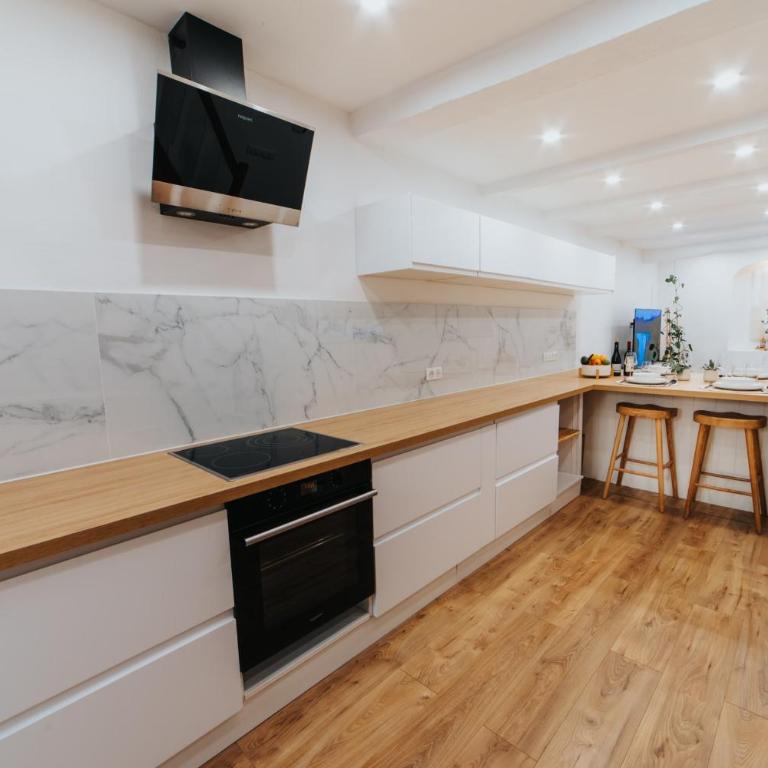 Perfect family-oriented and recently renovated townhouse in the old Antibes - Appartement - 4