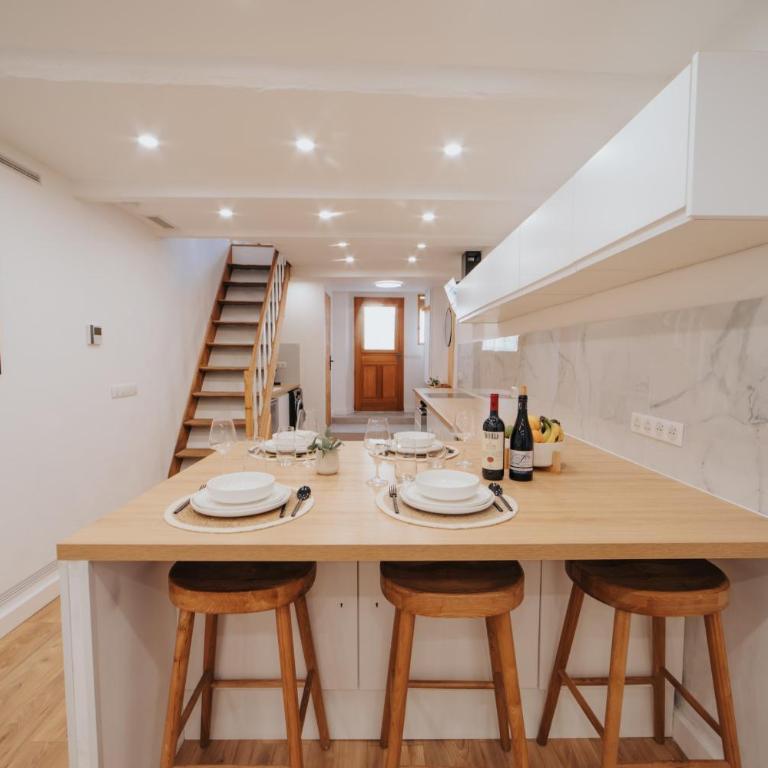 Perfect family-oriented and recently renovated townhouse in the old Antibes - Appartement - 12