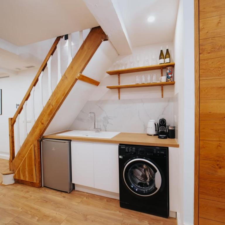 Perfect family-oriented and recently renovated townhouse in the old Antibes - Appartement - 7