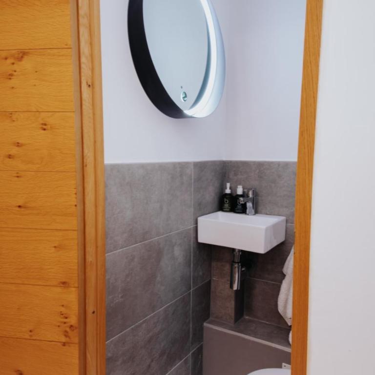 Perfect family-oriented and recently renovated townhouse in the old Antibes - Appartement - 48