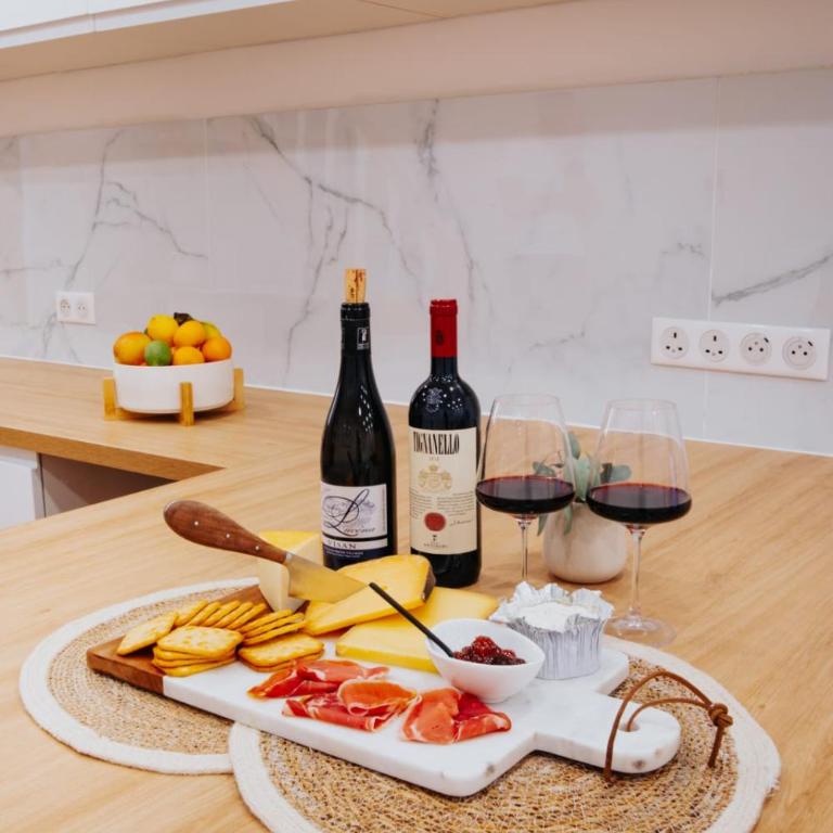 Perfect family-oriented and recently renovated townhouse in the old Antibes - Appartement - 16