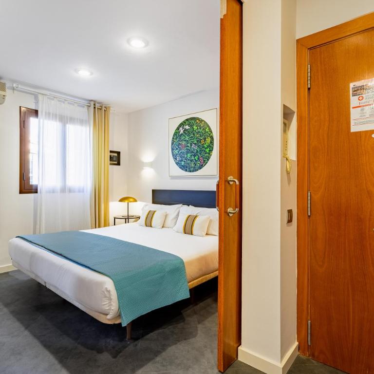 Lodging Apartments City Center-Eixample - One-Bedroom Apartment with Balcony - 8