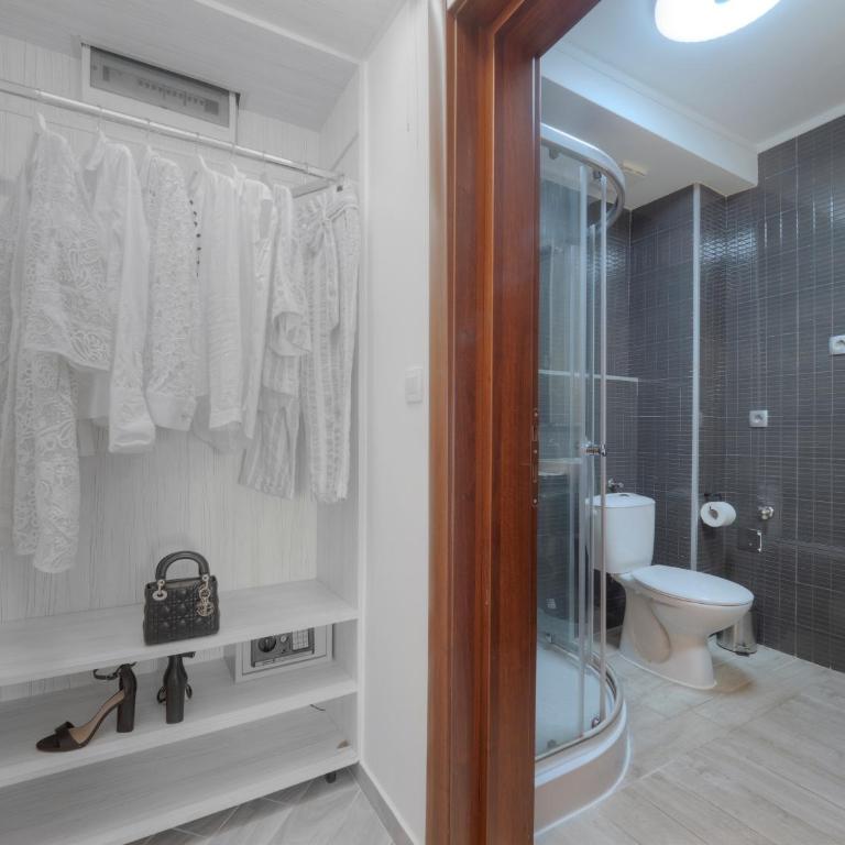 Misisuone Apartments Budva - Dvokrevetna Soba sa Bračnim Krevetom i Terasom - 10
