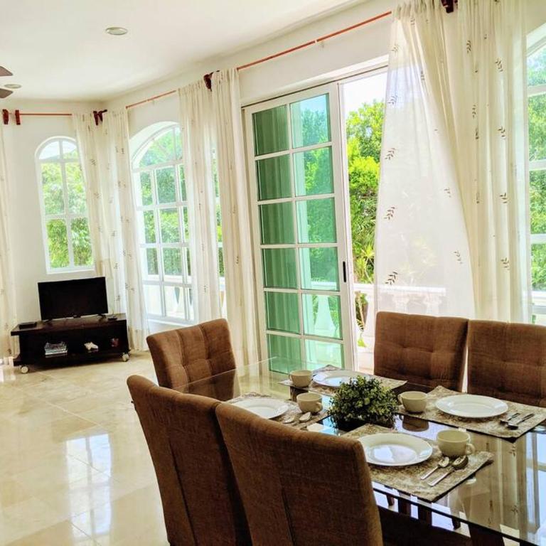 9br 6ba Large groups! Best location in town Walk to beach, 5th ave Cozumel ferry, shopping, nightlife! Roof plunge pool!! Castillo Playacar Fase 1 25max - Vacation Home - 2