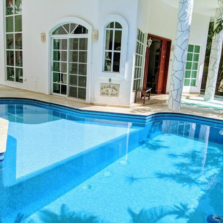 9br 6ba Large groups! Best location in town Walk to beach, 5th ave Cozumel ferry, shopping, nightlife! Roof plunge pool!! Castillo Playacar Fase 1 25max - Vacation Home - 4
