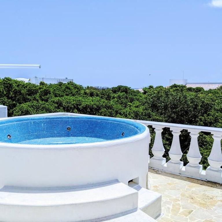 9br 6ba Large groups! Best location in town Walk to beach, 5th ave Cozumel ferry, shopping, nightlife! Roof plunge pool!! Castillo Playacar Fase 1 25max - Vacation Home - 15