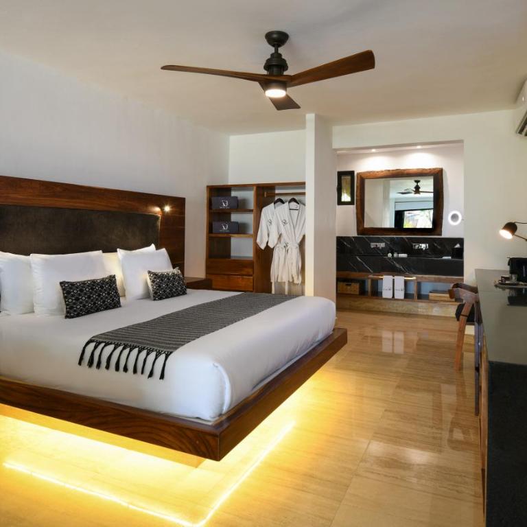 Casa del Jaguar Beach Hotel - Master Suite - 11