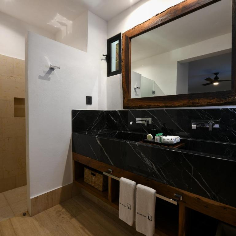 Casa del Jaguar Beach Hotel - Master Suite - 1