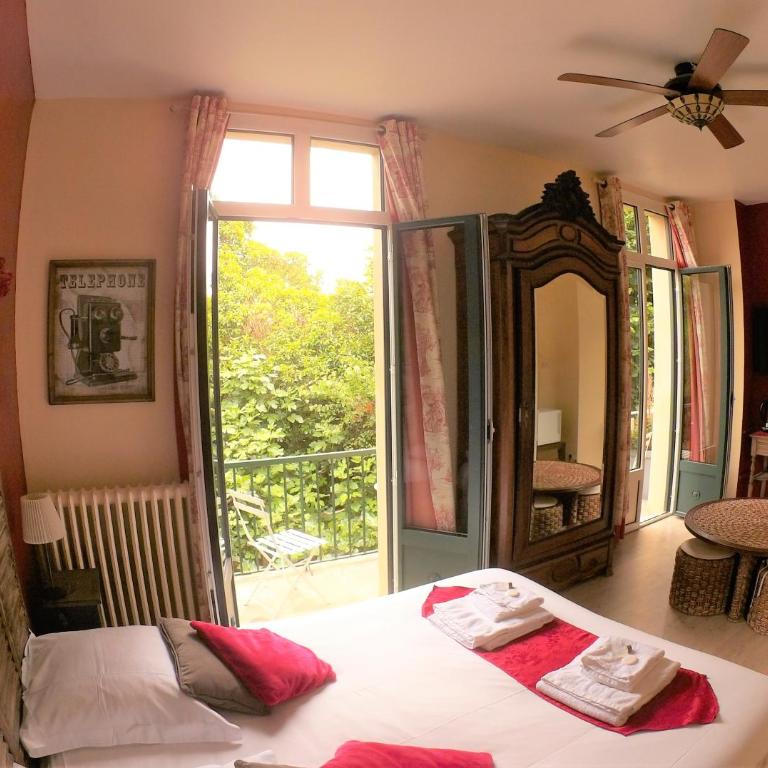 La Villa Carcassonne, Chambres d hôtes, B&B, face à la Cité Médiévale - Quadruple Room with Terrace - 4