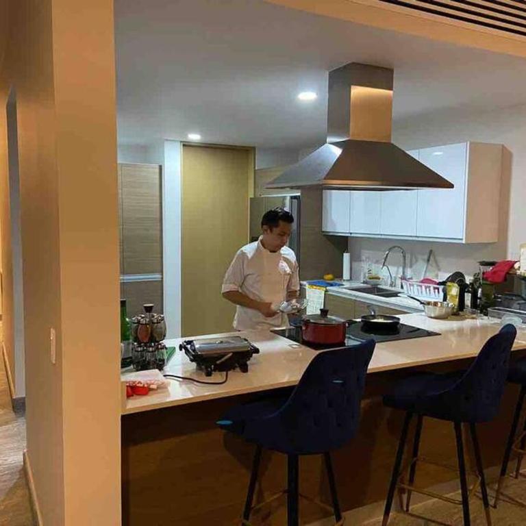 PH Ocean Front w/ Chef and yatch Rental - Three-Bedroom Apartment - 16