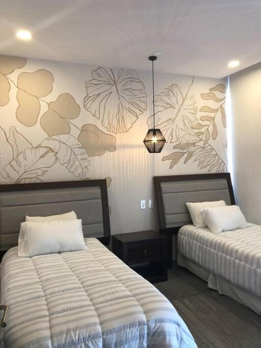 PH Ocean Front w/ Chef and yatch Rental - Three-Bedroom Apartment - 17