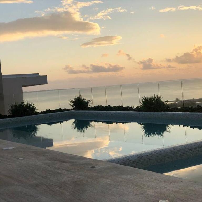 PH Ocean Front w/ Chef and yatch Rental - Three-Bedroom Apartment - 32