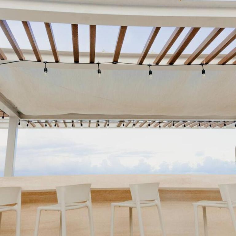 PH Ocean Front w/ Chef and yatch Rental - Three-Bedroom Apartment - 39