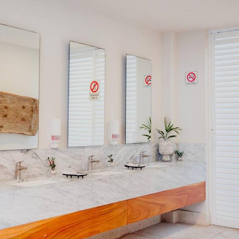 PH Ocean Front w/ Chef and yatch Rental - Three-Bedroom Apartment - 60