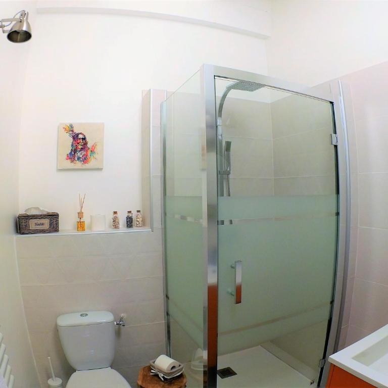 La Villa Carcassonne, Chambres d hôtes, B&B, face à la Cité Médiévale - Double or Twin Room with Garden View - 12