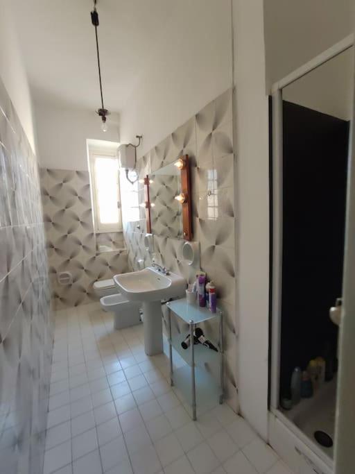 Large and cosy apartment in the centre of Cagliari - Apartment - 6