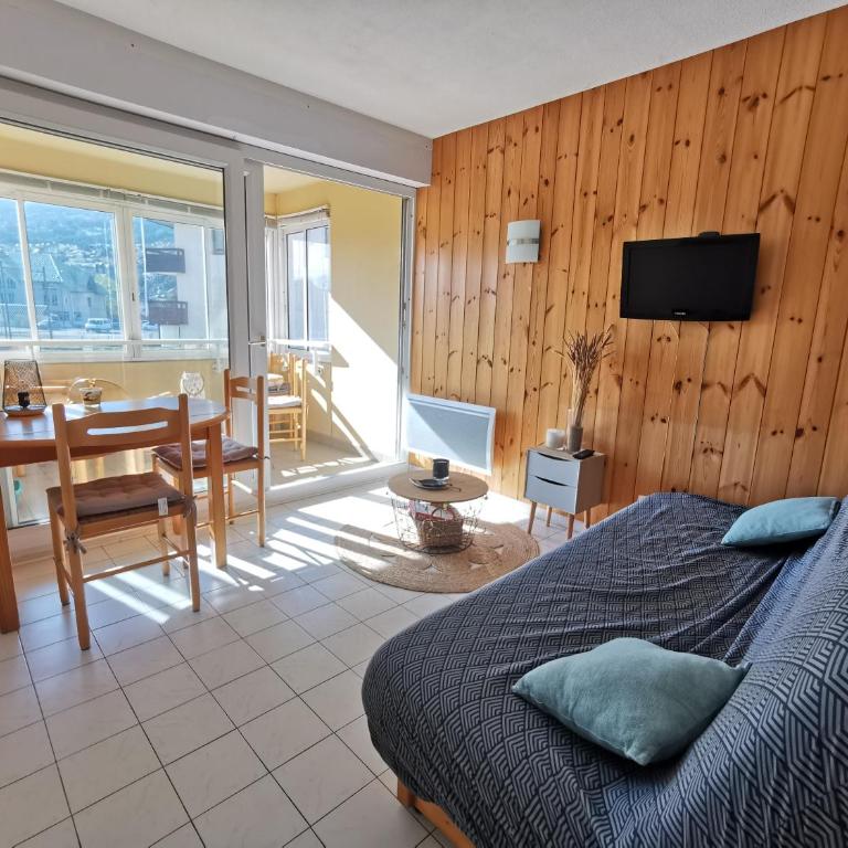 Appartement T2 en résidence, centre ville d'Embrun - Appartement 1 Chambre - 2