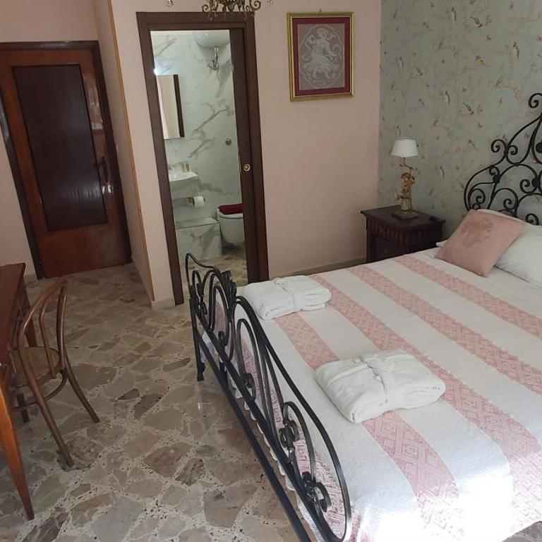Tilde B&B - Camera Matrimoniale con Bagno Privato - 4