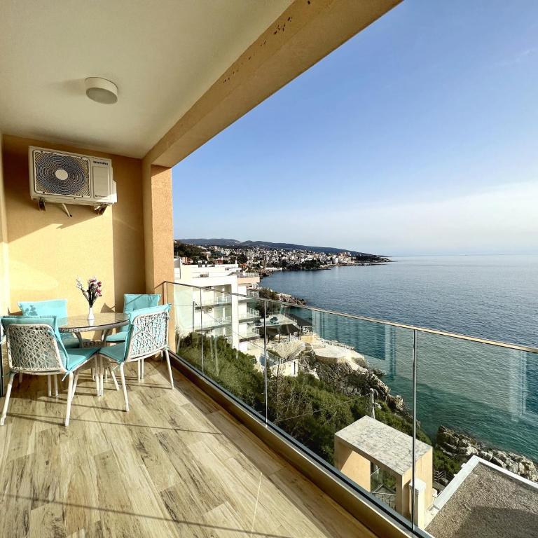 Yourhome beach first line - Deluxe One-Bedroom Apartment with Terrace and Sea View - 31