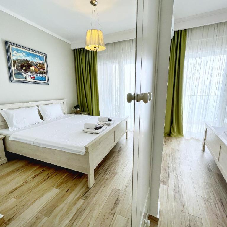 Yourhome beach first line - Deluxe One-Bedroom Apartment with Terrace and Sea View - 41