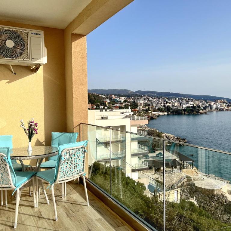 Yourhome beach first line - Deluxe One-Bedroom Apartment with Terrace and Sea View - 39