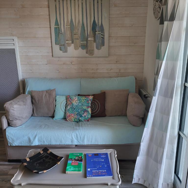 VILLA AUX CAPELLANS SUR LA MARINA POUR 4 PERSONNES - vue Marina - Parking - plage à 5 min à pied - Two-Bedroom House - 7