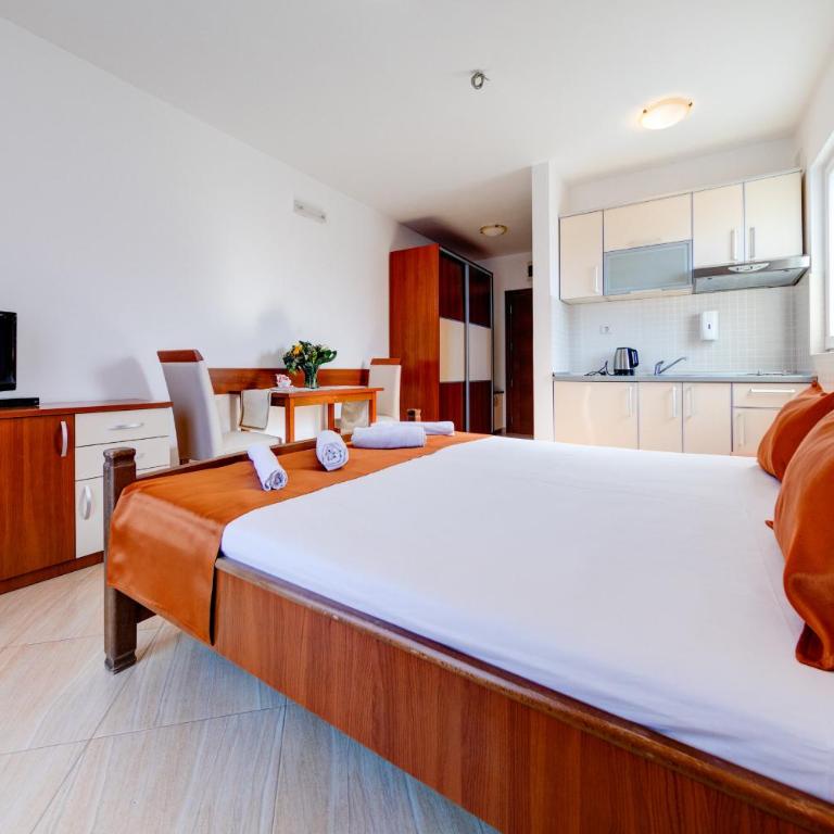 Petrovac Holiday Apartments - Studio with Sea View - 2